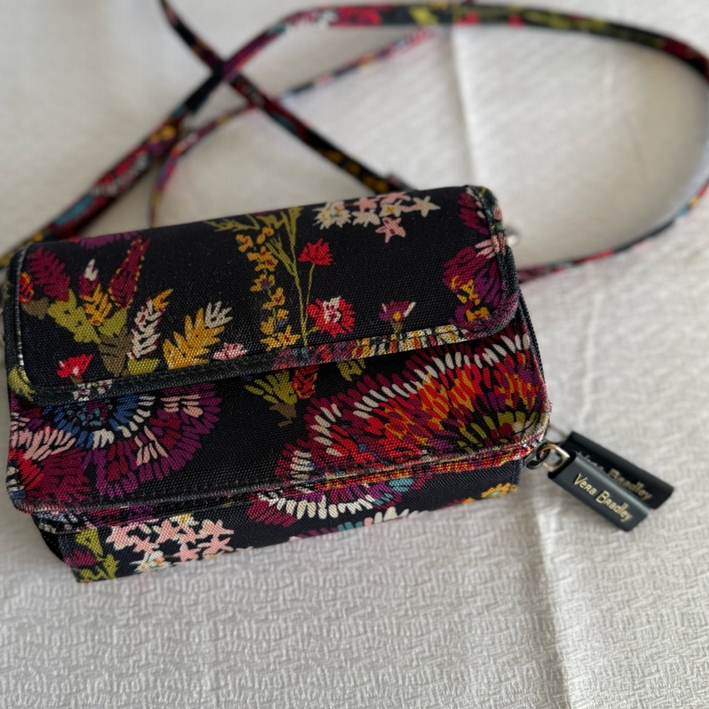 Vera Bradley All-In-One Crossbody Wallet | Floral Print | RFID